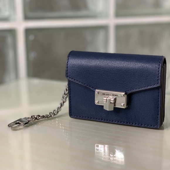 Michael Kors Handbags - 🔥SALE🔥 Michael Kors Card Holder/ Wallet